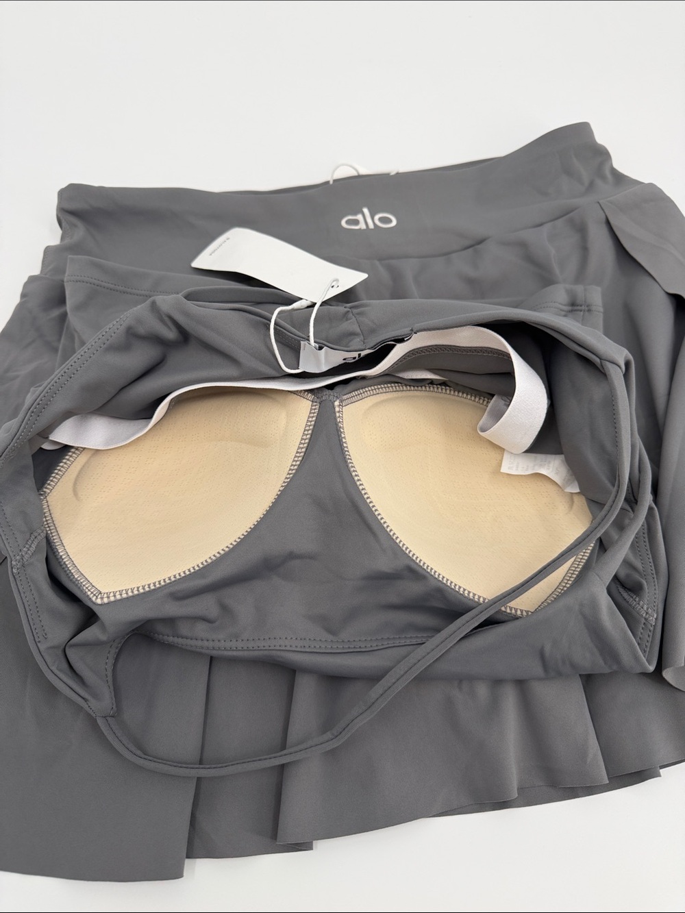 ALO Yoga Charcoal Gray Cross-Back Active Sports Bra & Skort Set - Picture 2 of 5